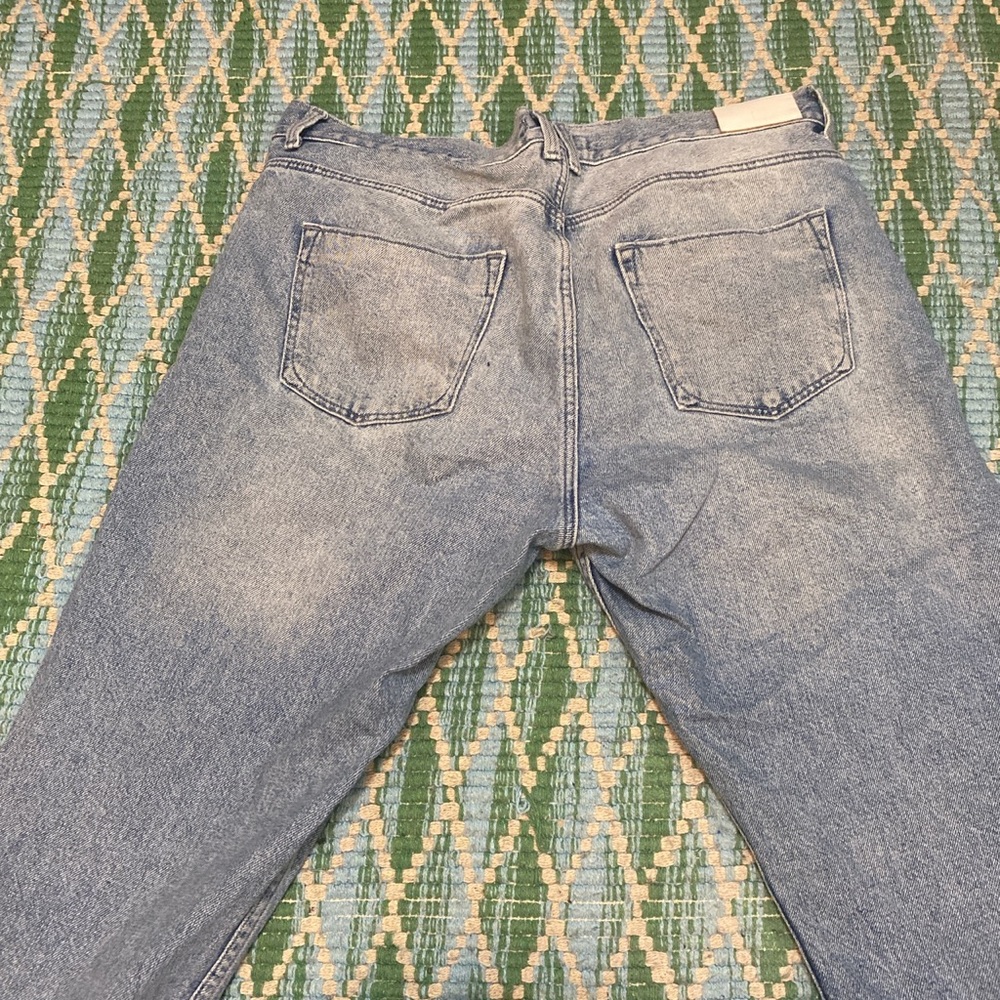 Zara Bleached Ripped Jeans - Picture 3 of 4